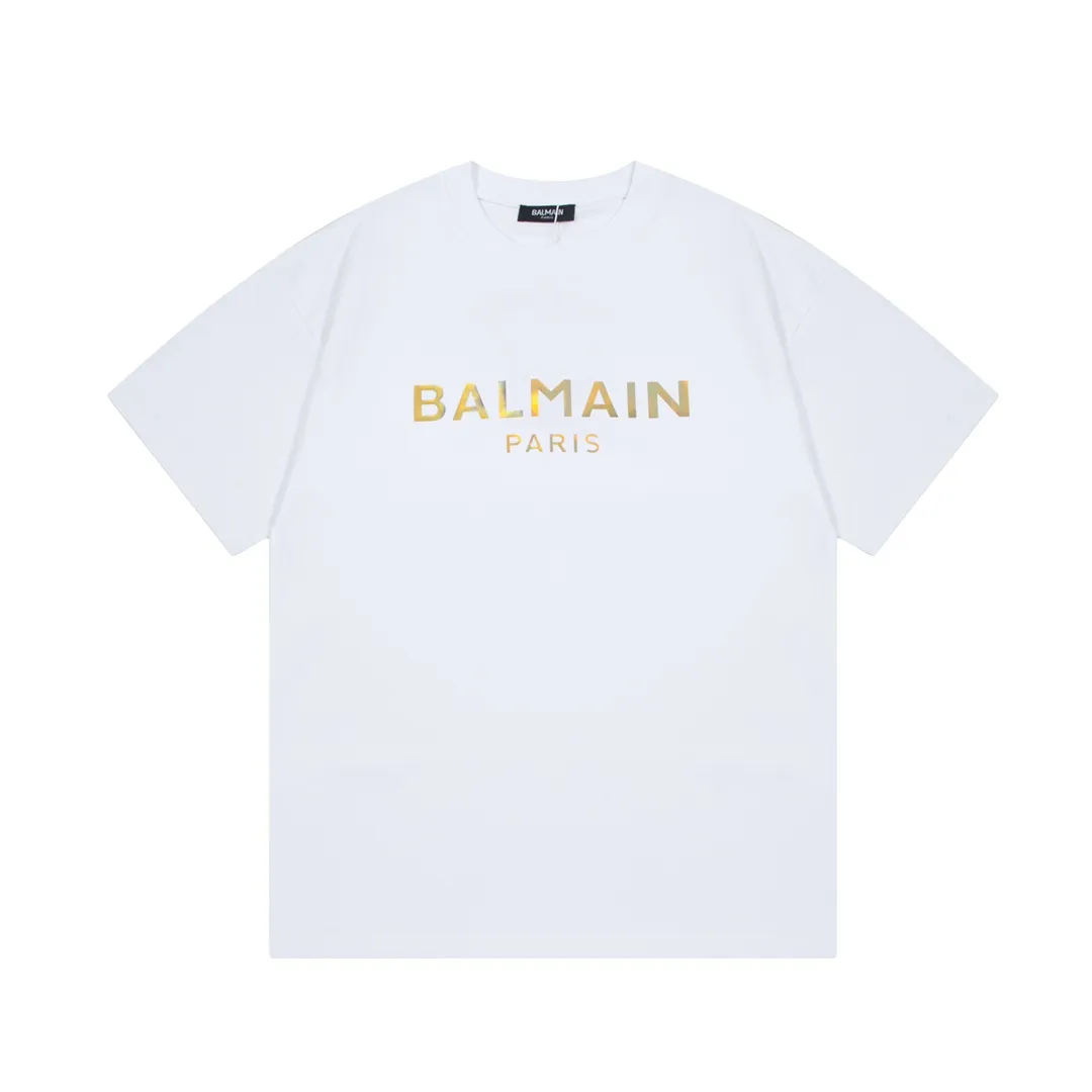 BALMAIN gilded letter printing and large logo are exquisitely upgraded, inspired by Retro original fabrics in the 1980s. Official Same Style short-sleeved T-shirt. Custom-made Ketong vat-dyed fabric. Very comfortable to the touch. Latest brick cabinet synchronization for spring and summer. Fashionable and personalized. Super Versatile and good-looking. Very suitable for both men and women. A must-have for everyone. Hang tag. Collar label. Washed wheat. Complete with three labels. Color: White Size: XS~L